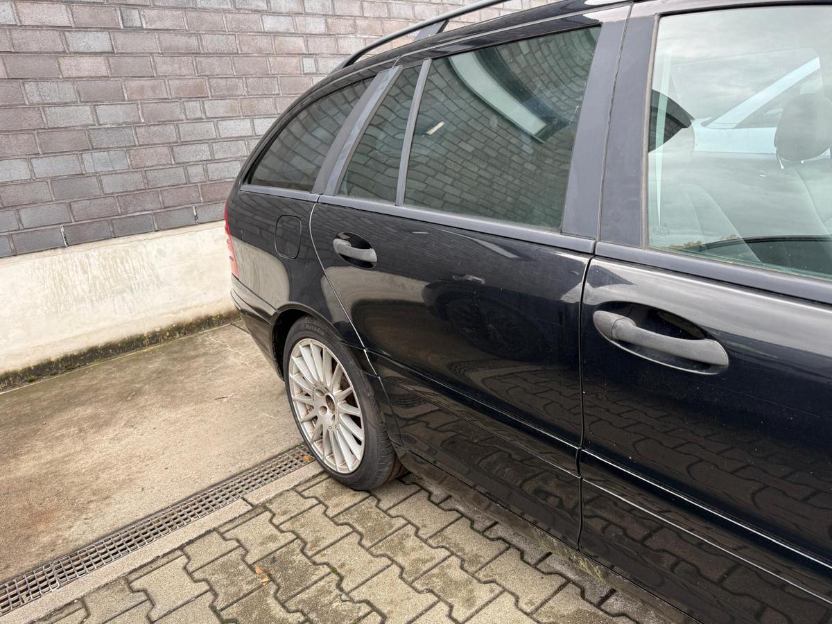 Mercedes C Klasse W203 original Tür hinten rechts 040 schwarz Rohbau Kombi BJ04